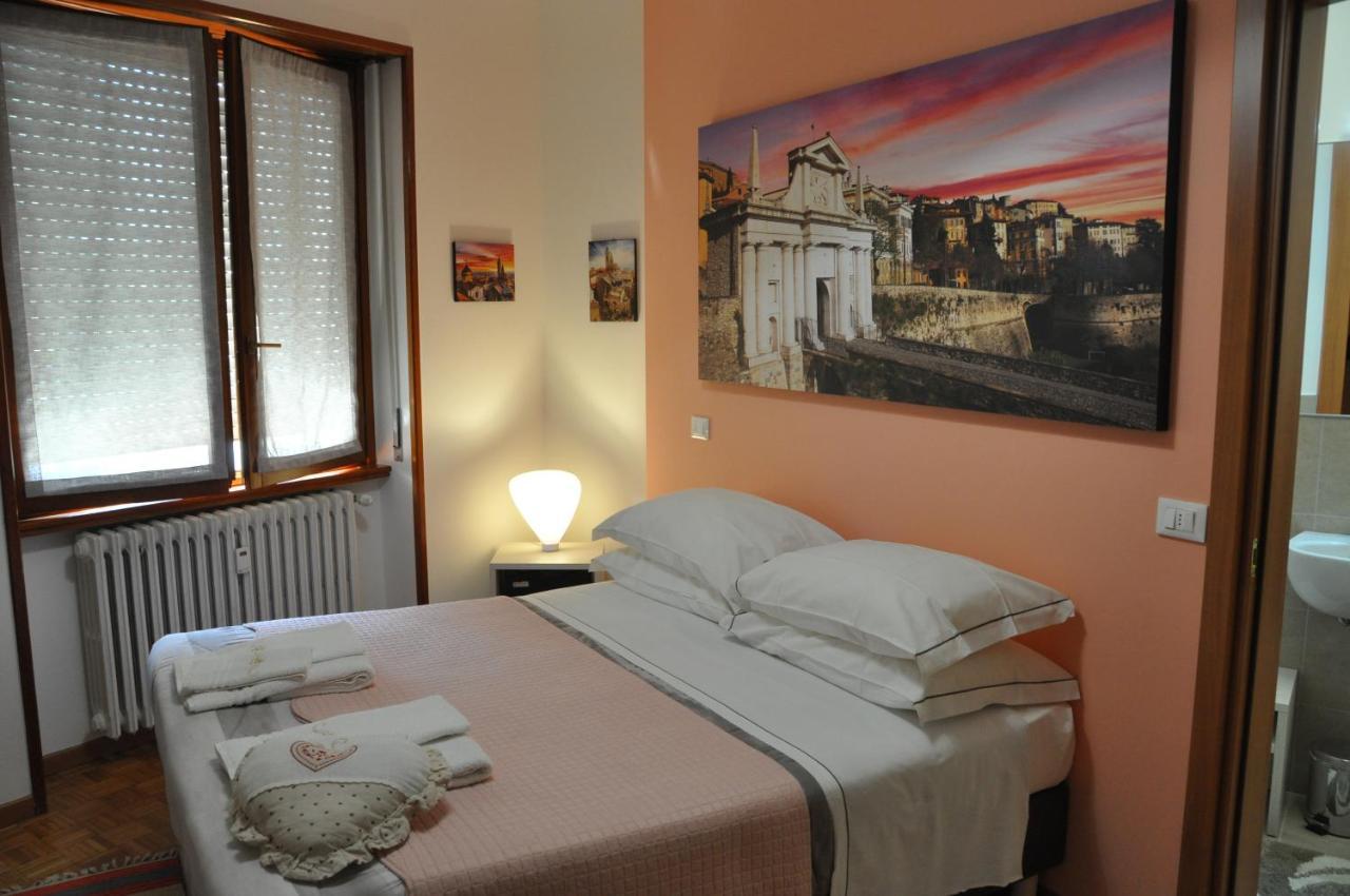 CityWalls Guest House Bergamo Esterno foto