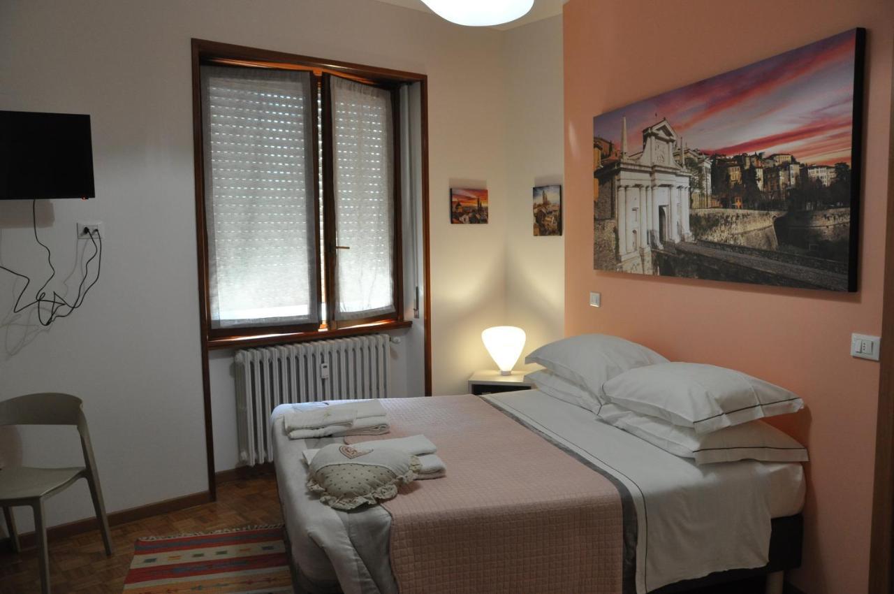 CityWalls Guest House Bergamo Esterno foto