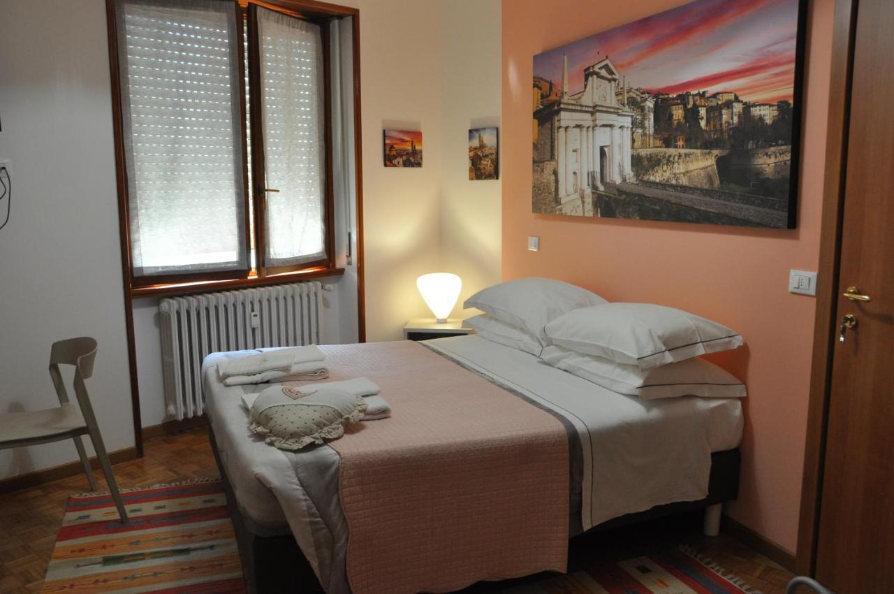 CityWalls Guest House Bergamo Esterno foto