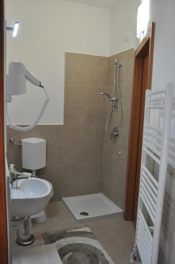 CityWalls Guest House Bergamo Esterno foto