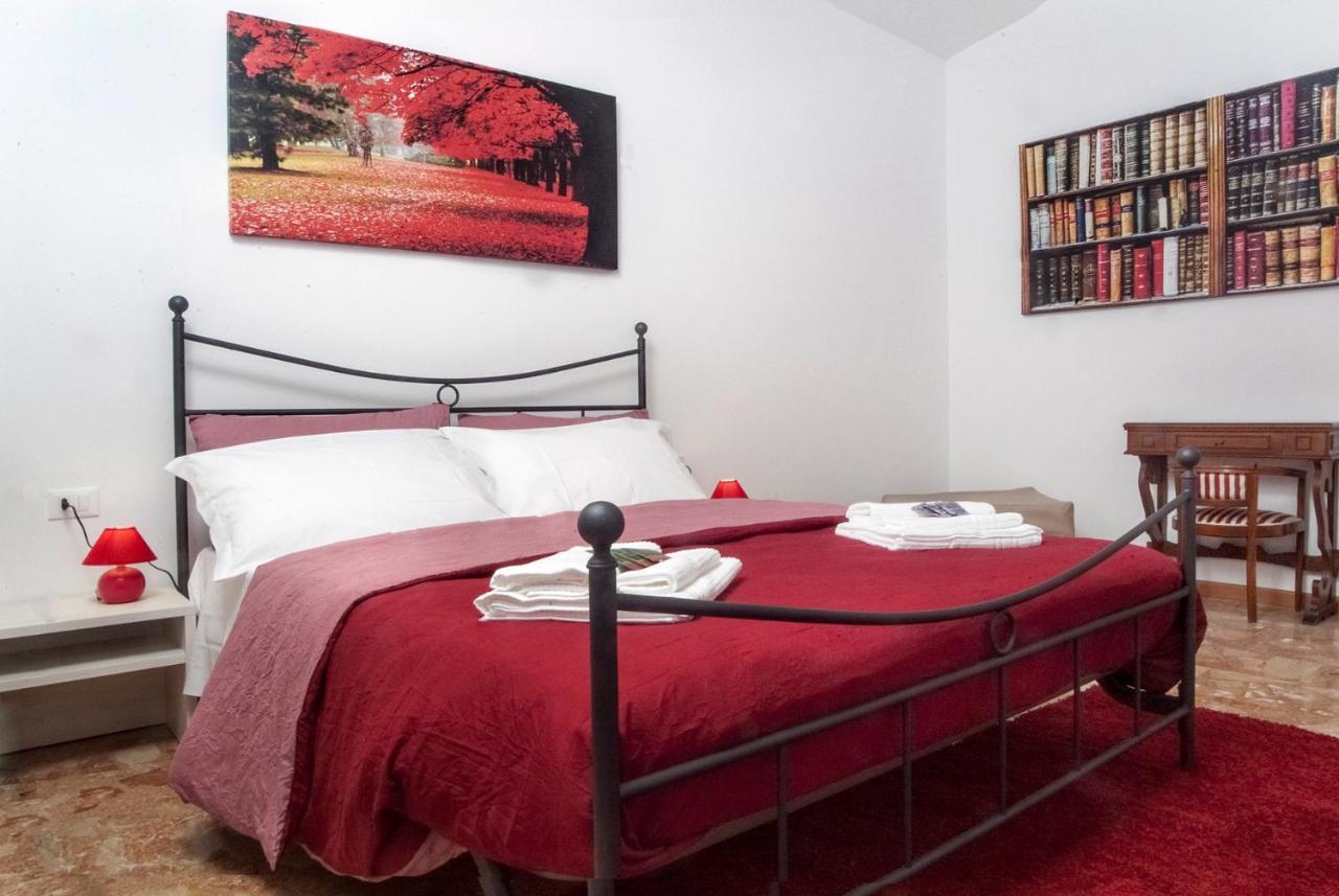 CityWalls Guest House Bergamo Esterno foto