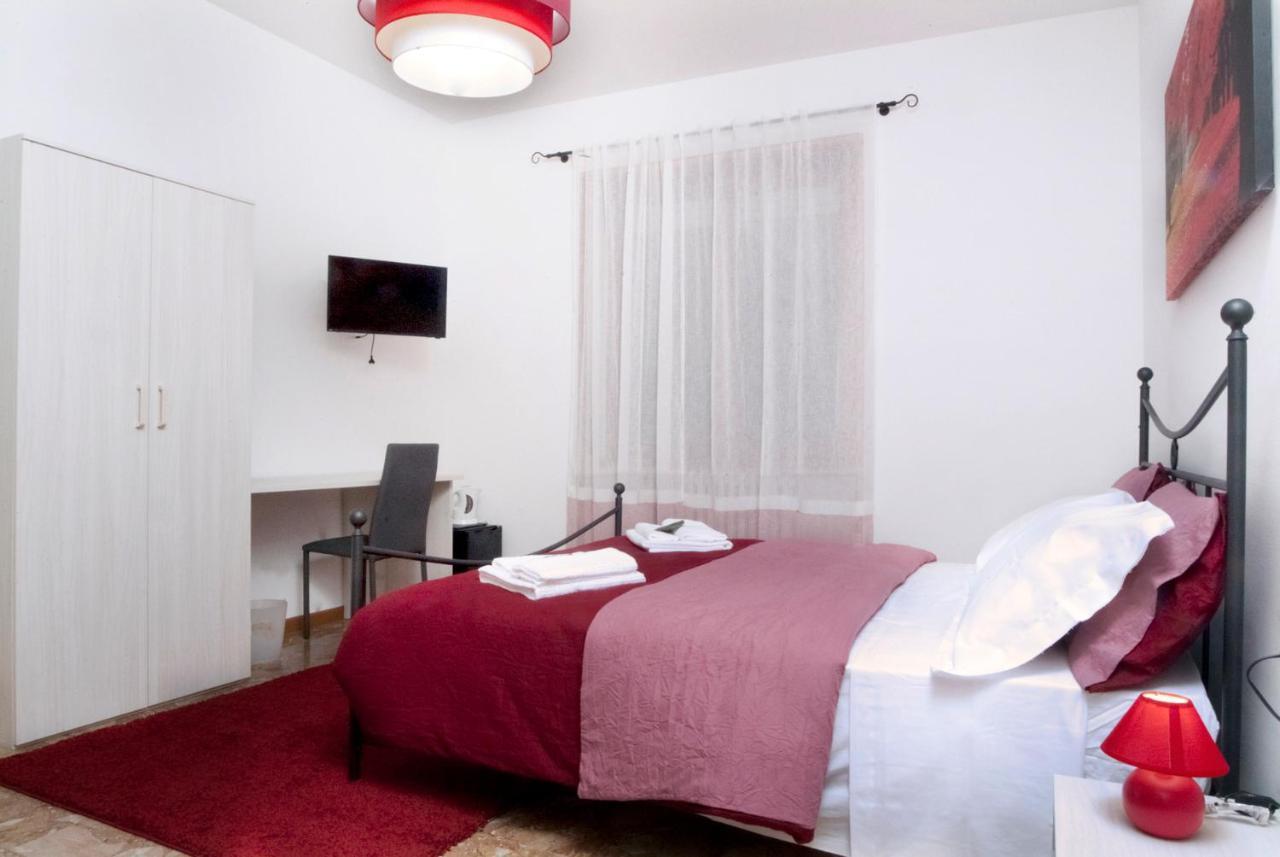 CityWalls Guest House Bergamo Esterno foto