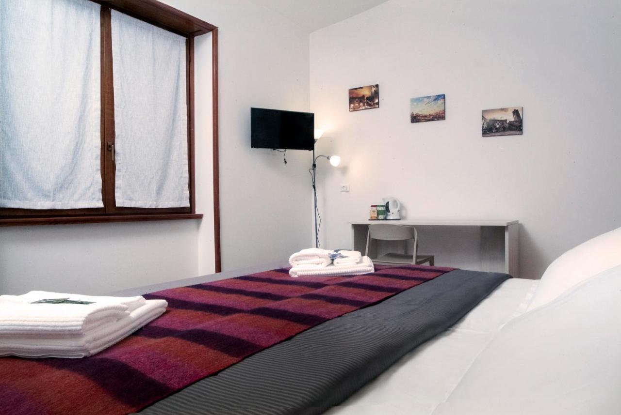 CityWalls Guest House Bergamo Esterno foto