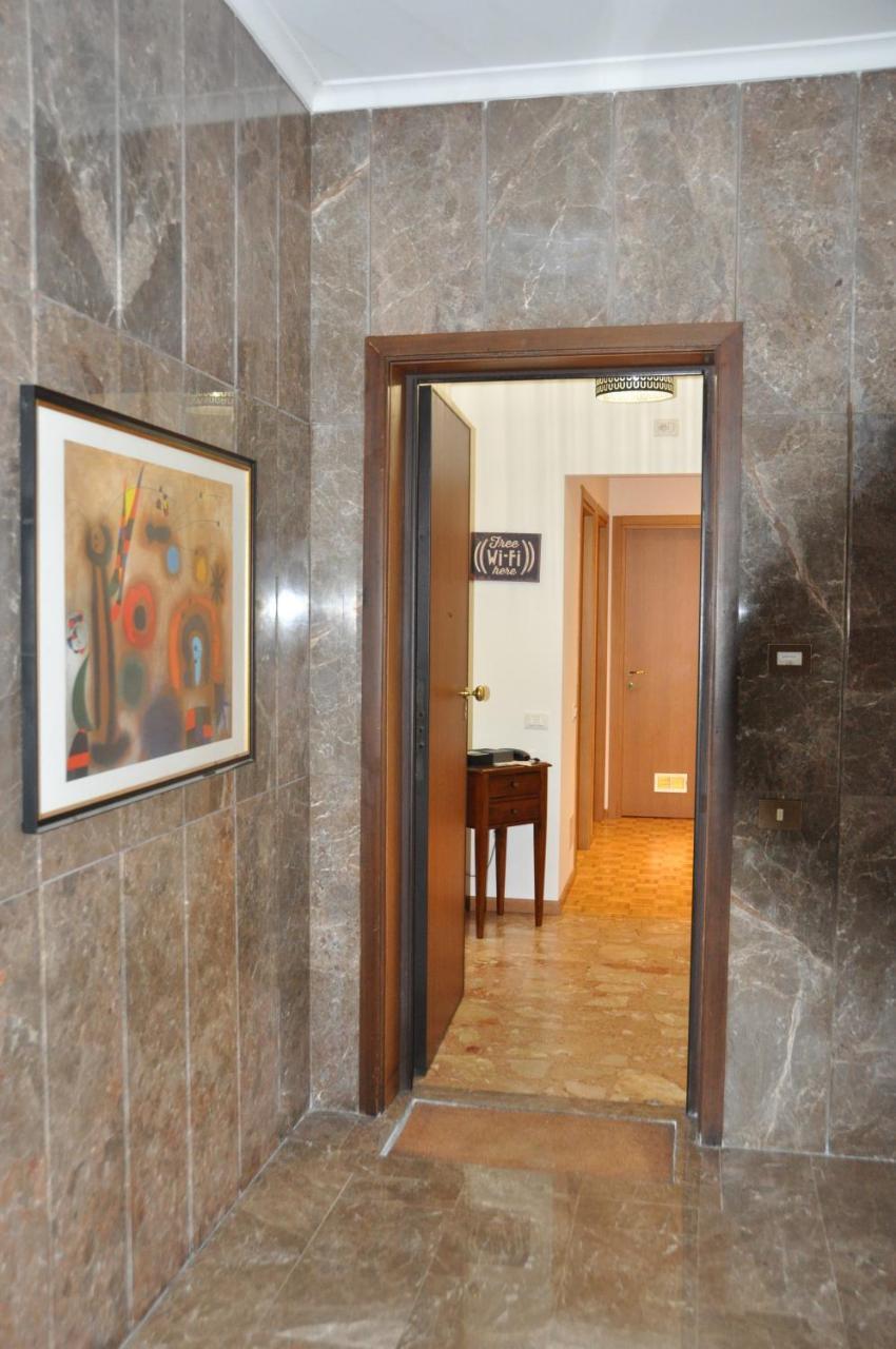 CityWalls Guest House Bergamo Esterno foto